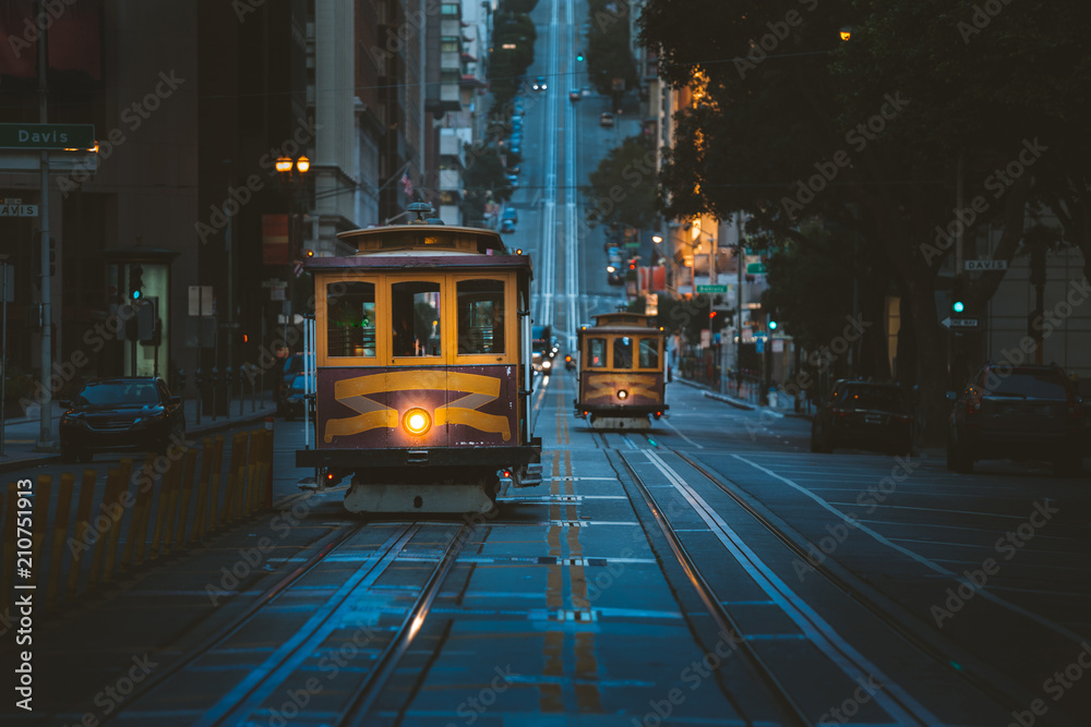 美国加利福尼亚州旧金山黄昏缆车