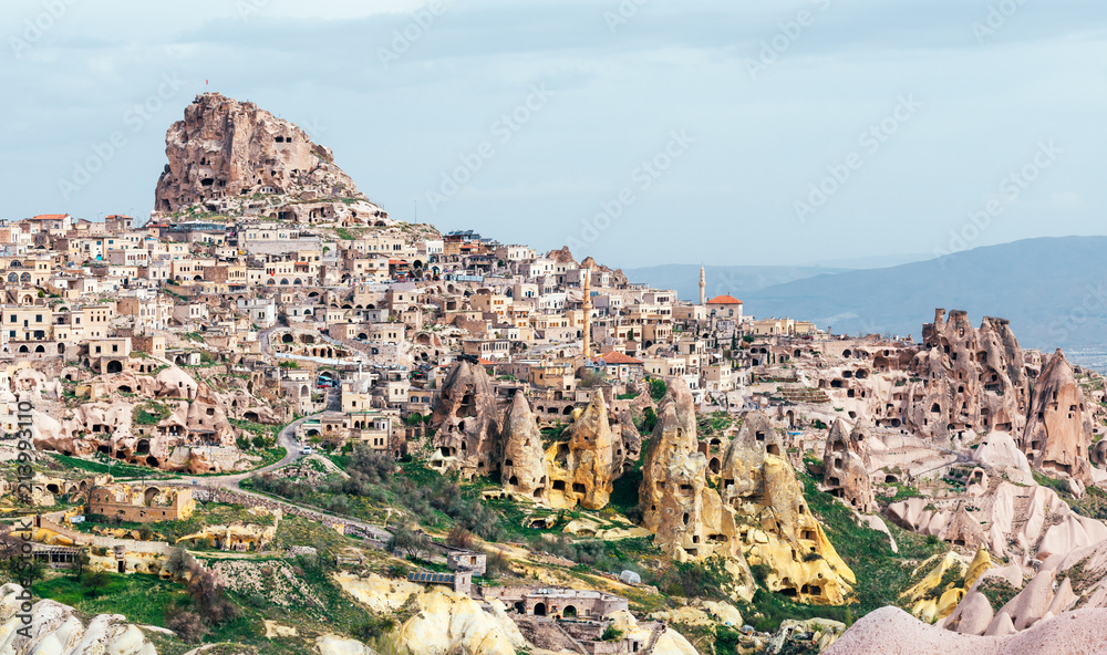 土耳其卡帕多西亚的Uchisar城堡。风景摄影