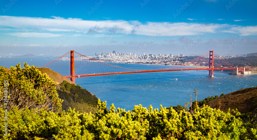 美国加利福尼亚州旧金山夏季天际线金门大桥