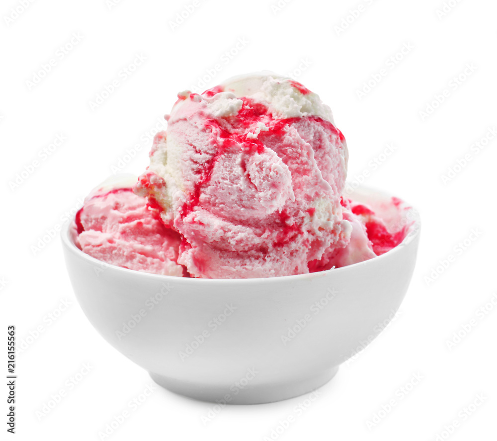 一碗美味的冰淇淋，白底甜果酱