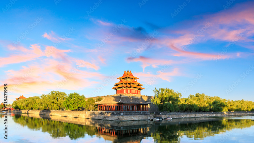 中国北京，日落时分的紫禁城望塔