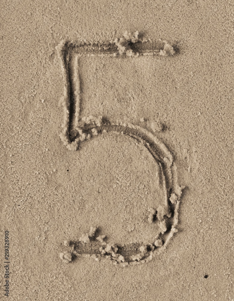 写在沙子上的数字5