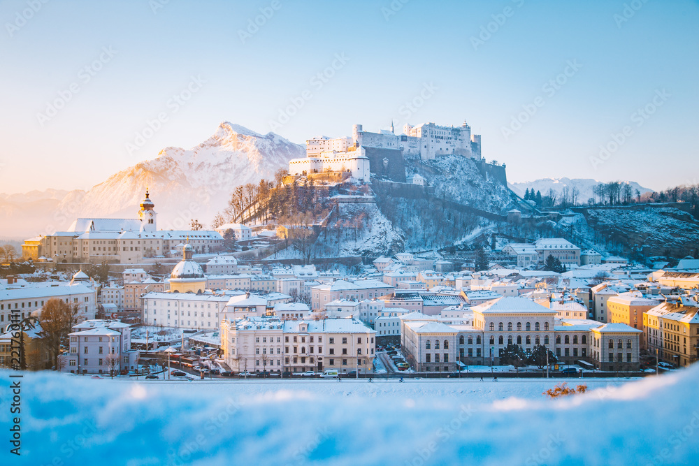 奥地利萨尔茨堡冬季历史名城