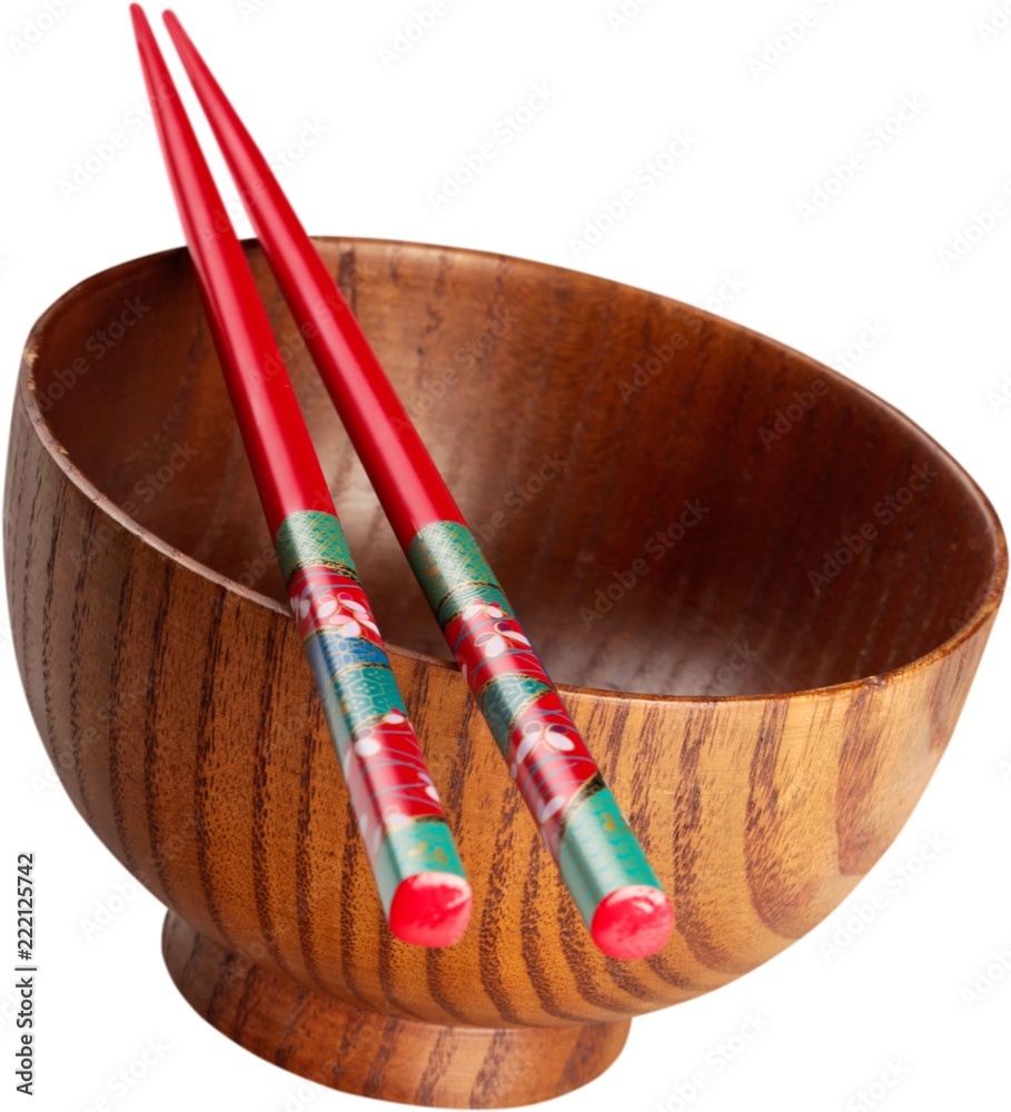 木碗上的筷子-孤立的图像