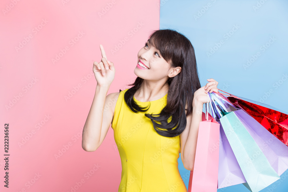 woman take shopping bag