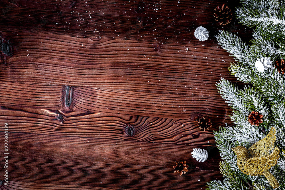 圣诞装饰新年在深色木质背景顶上