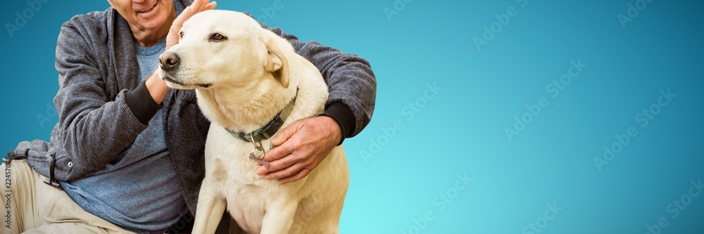 微笑的老人坐着抚摸他的宠物狗的合成图像