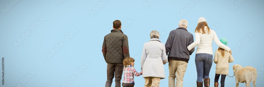 快乐的一家人和他们的狗散步的合成图像