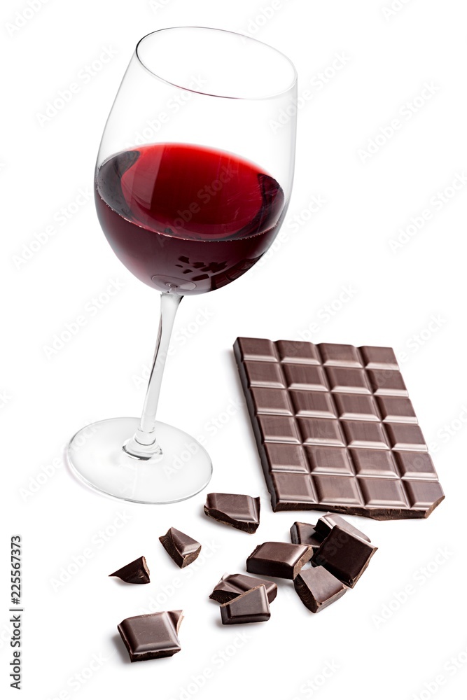 红酒和巧克力棒玻璃杯