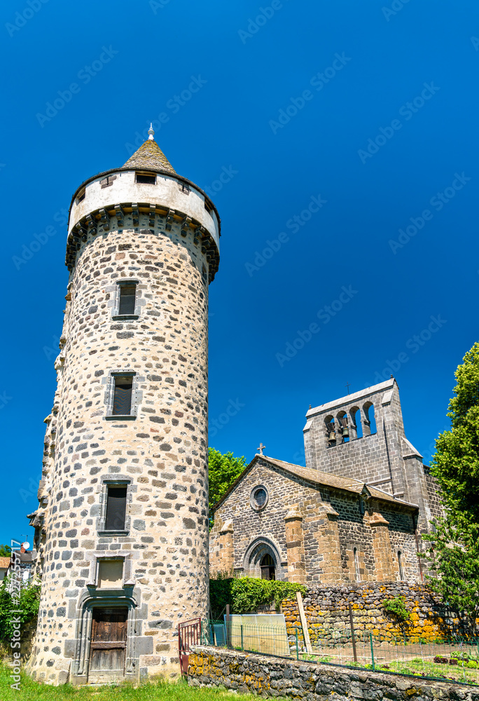 法国罗菲亚克村城堡塔