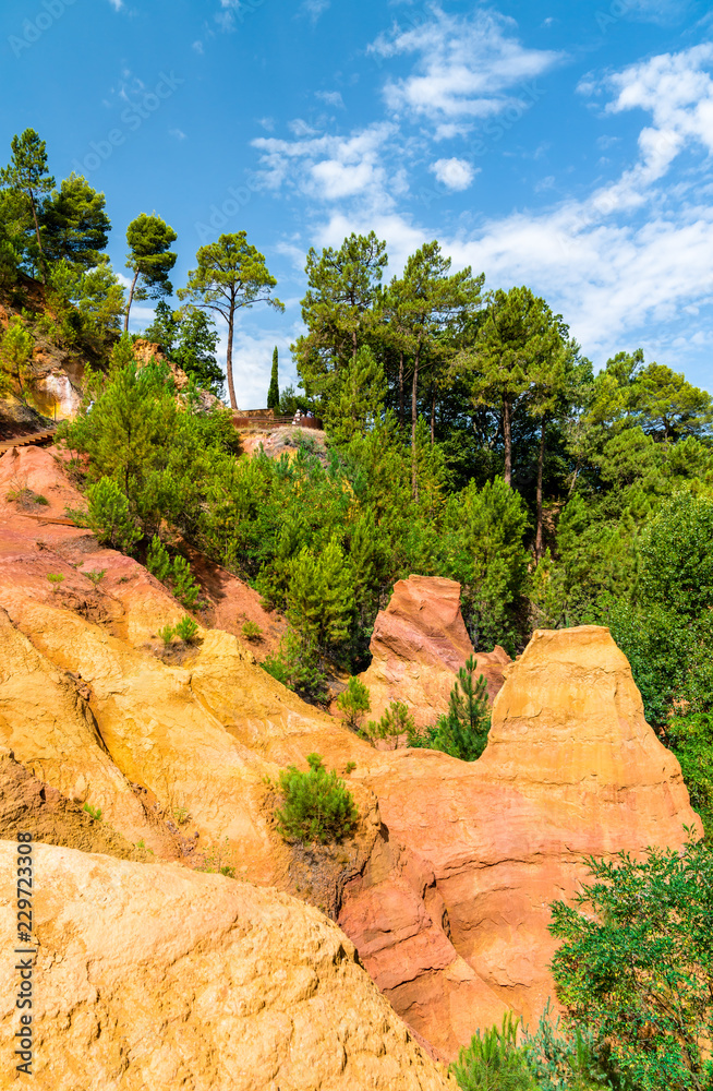 法国普罗旺斯Roussillon的Ochre山丘