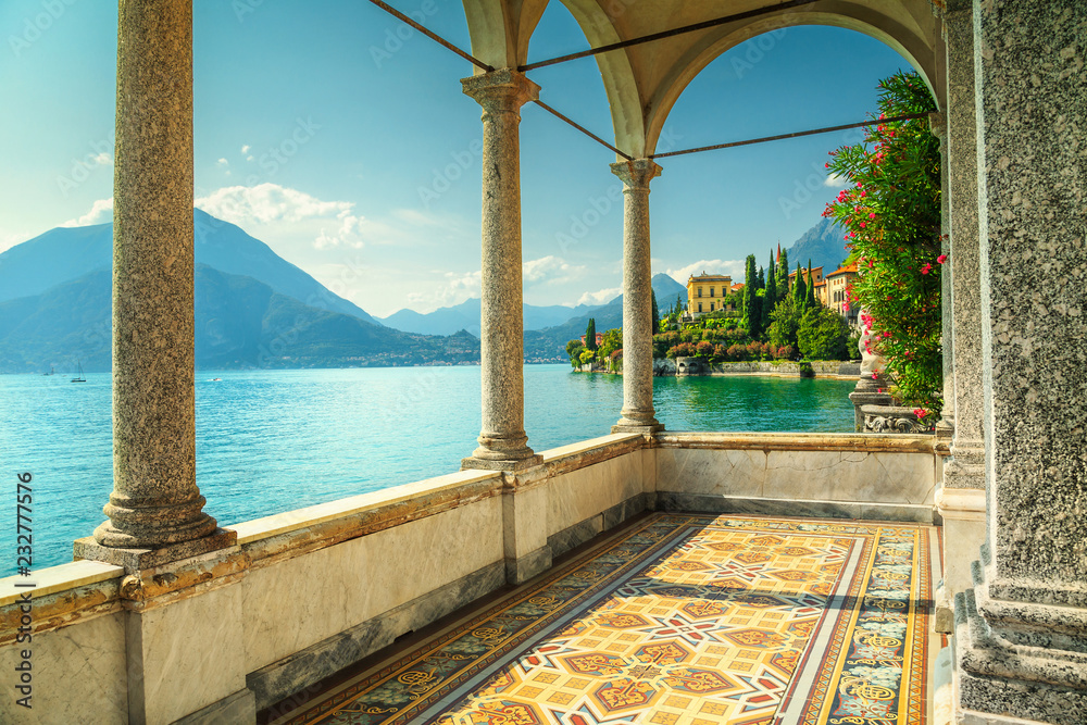 地中海阳台，享有壮观的景色，科莫湖，瓦伦纳，意大利，欧洲