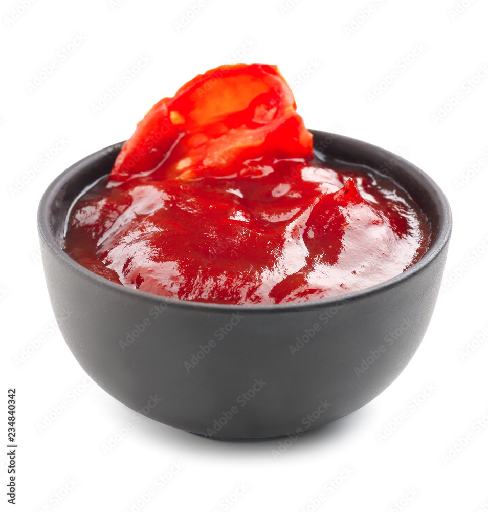 白底碗里的美味番茄酱