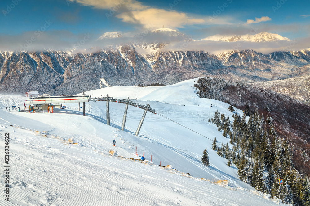 罗马尼亚普拉霍瓦山谷阿祖加，神奇的滑雪胜地和冬季景点