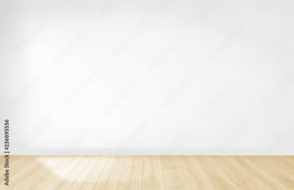 木地板空房间里的白色壁纸
