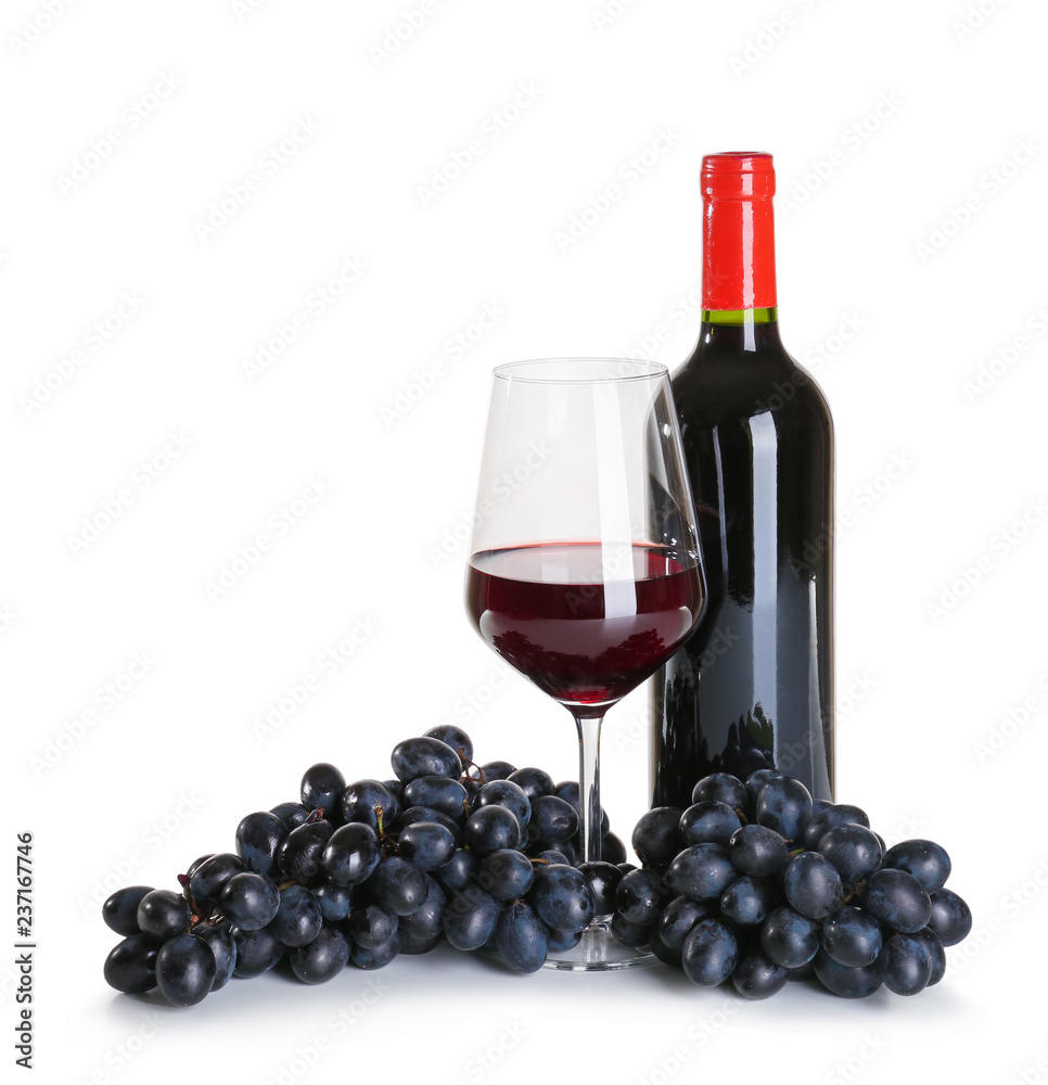 白底红葡萄酒配成熟葡萄