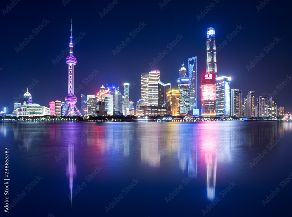 上海天际线与美丽倒影
