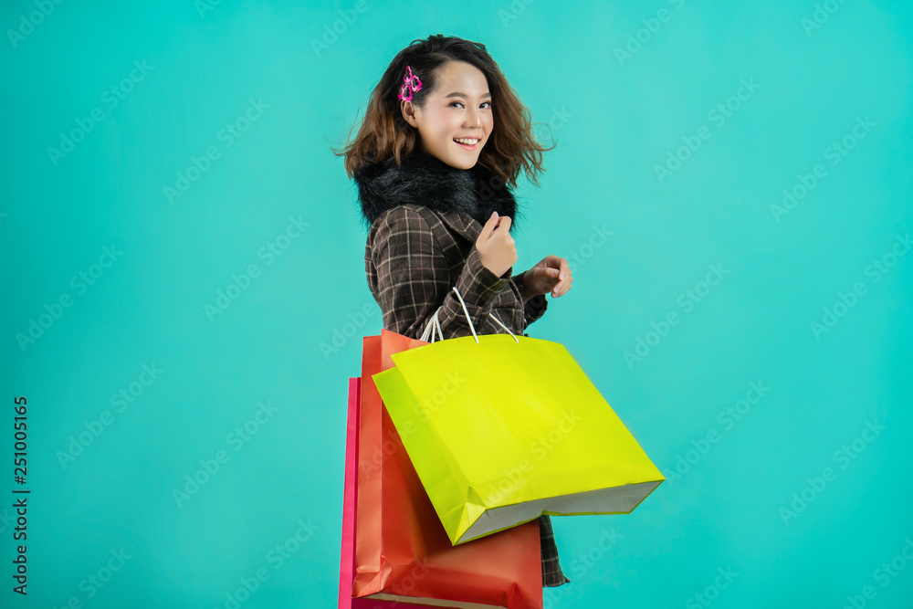 Woman are shopping In the winter enjoys shopping.