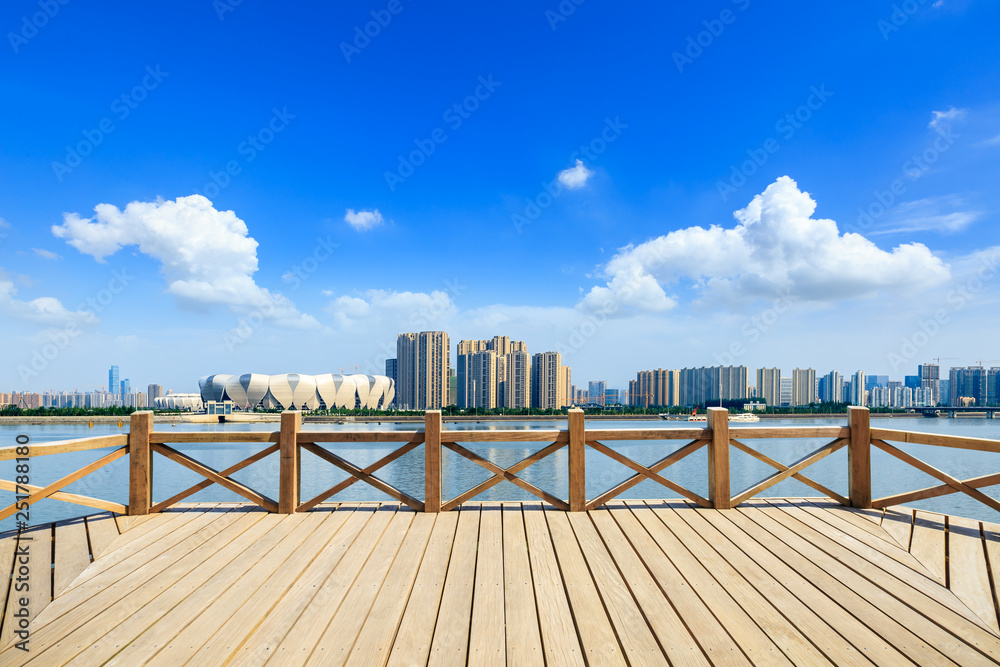 空木板平台与杭州城市天际线
