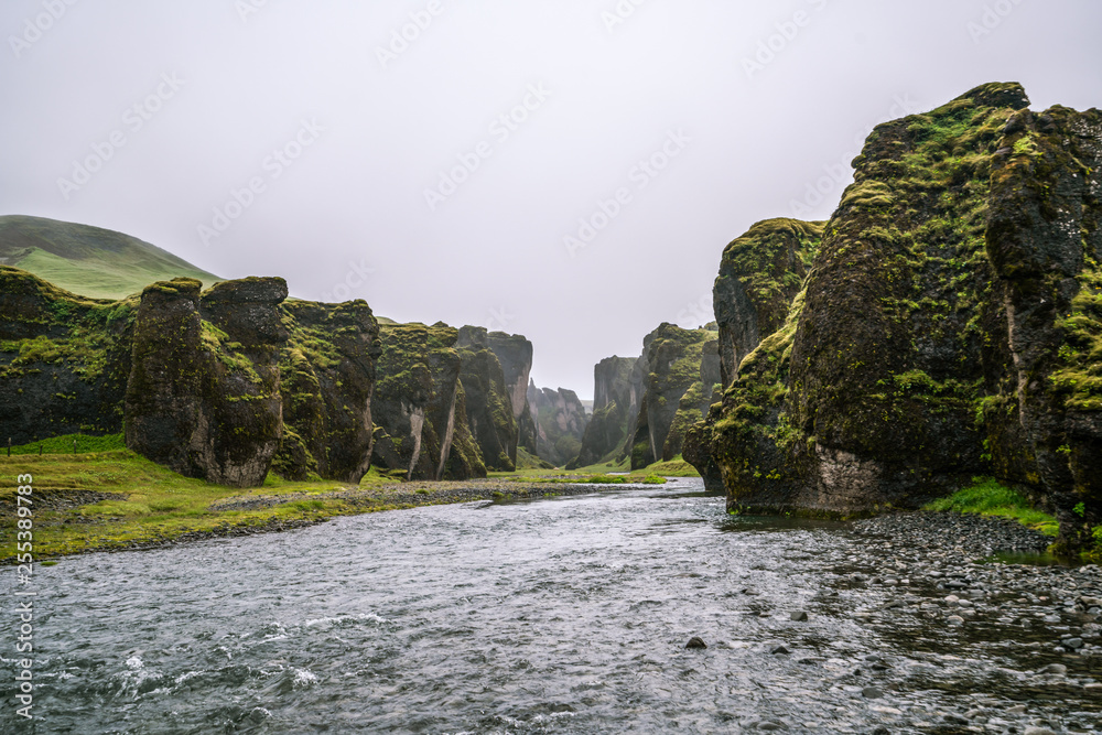 冰岛Fjadrargljufur独特的景观。顶级旅游目的地。FjadraargljufurCanyon是一个m