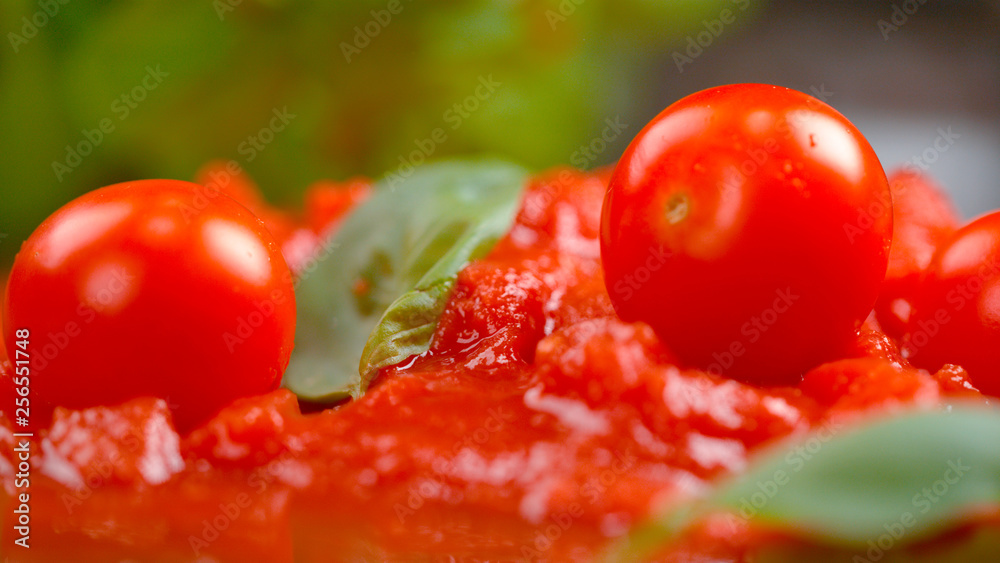 MACRO，DOF：小樱桃番茄属于新鲜的素食番茄酱。