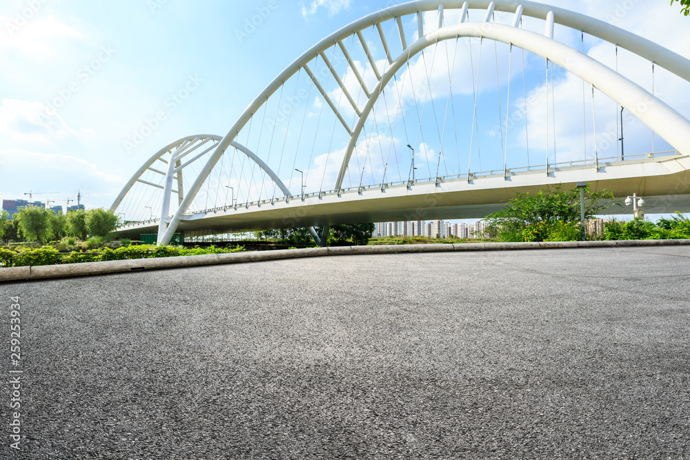 上海空沥青路桥建设