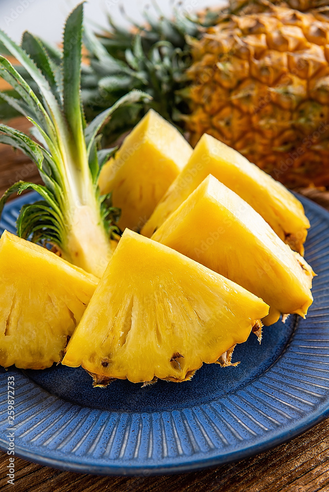 新鲜美味的菠萝果片系列