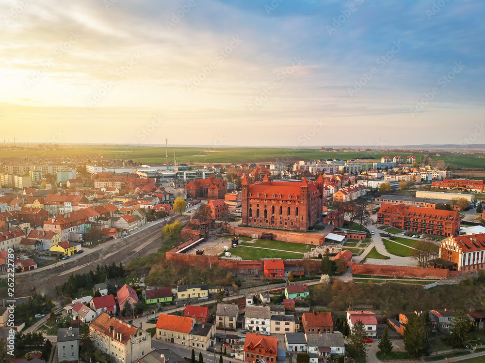 日落时分，波兰Gniew镇的条顿城堡