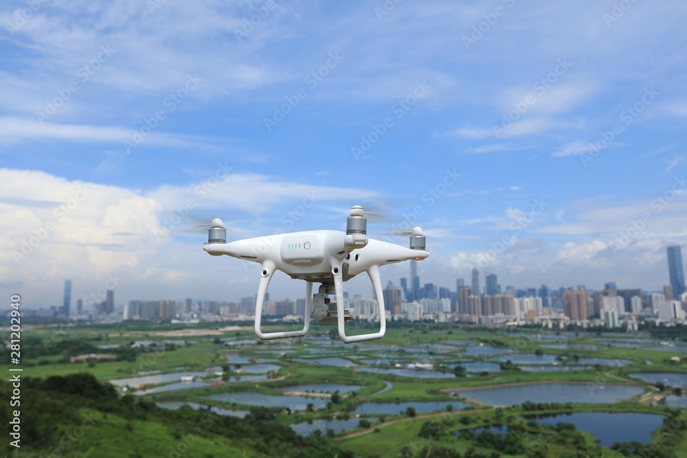 无人机飞行揭示深圳的天际线