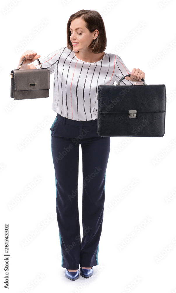 白底不同包包的年轻女商人。工作和休闲之间的平衡概念
