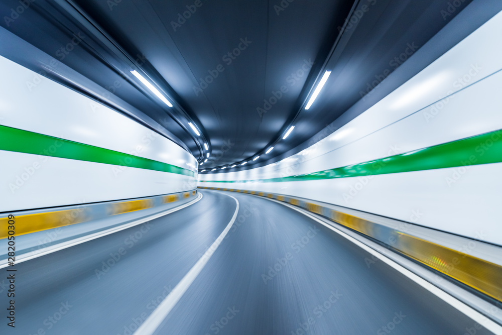 模糊彩色隧道车交通运动模糊。