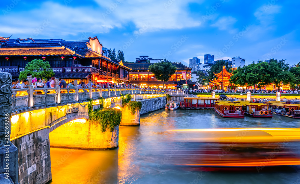 南京老建筑河夜景