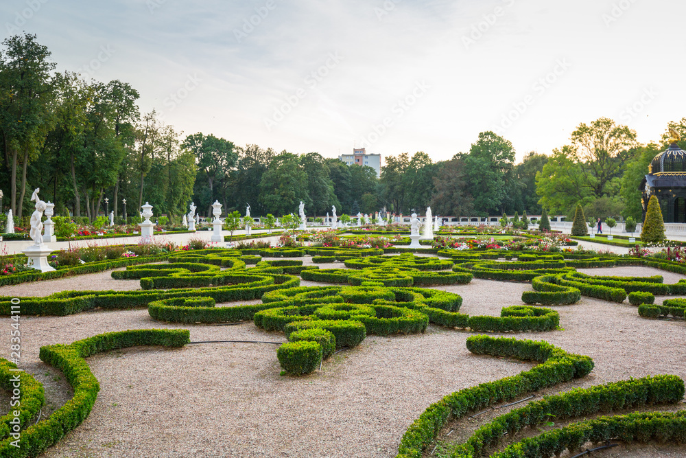 波兰比亚韦斯托克Branicki宫殿的美丽花园