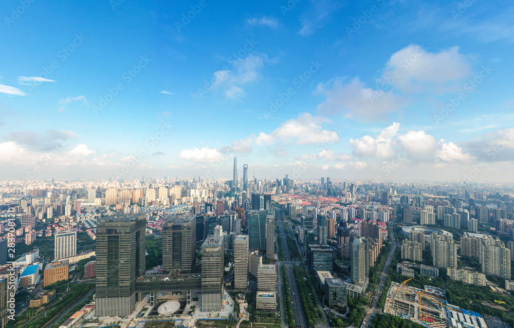 中国上海全景城市天际线