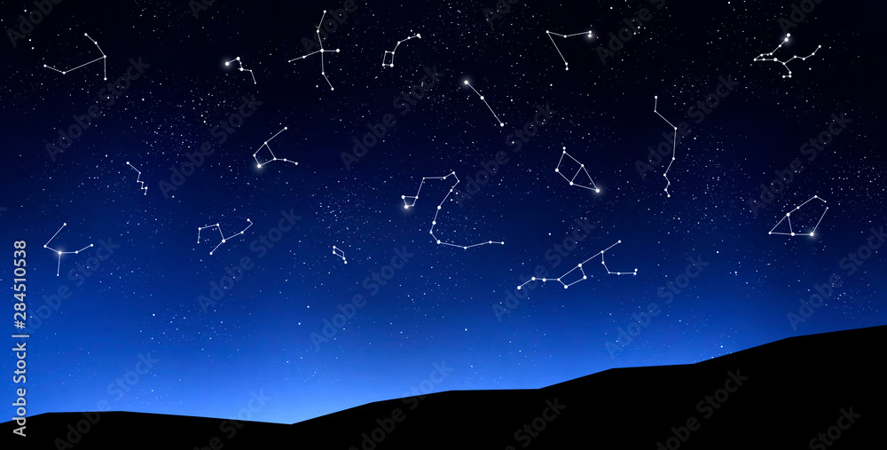 群山之上晴朗夜空中的十二星座