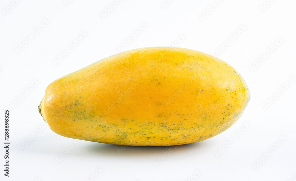 新鲜水果白底金黄色木瓜