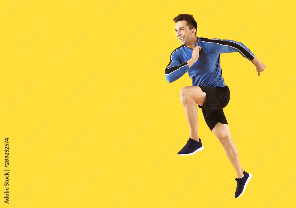 彩色背景跑步运动型男士