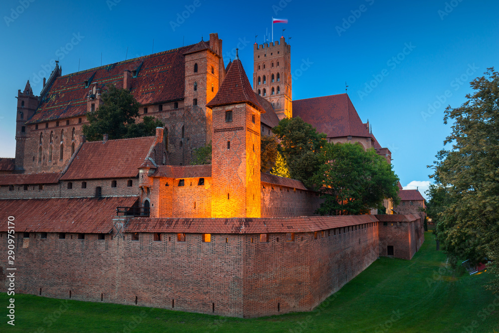 波兰黄昏时条顿骑士团的马尔博克城堡