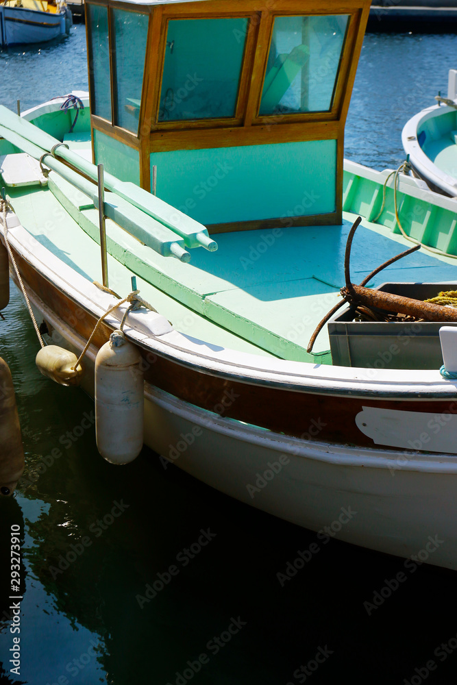法国南部的传统地中海渔民船