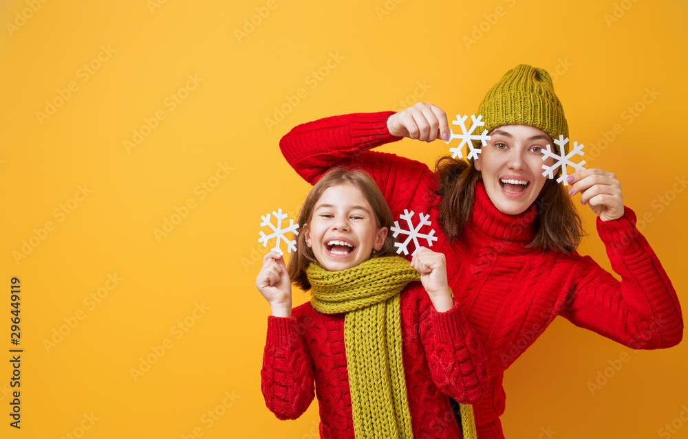 幸福家庭的冬季画像