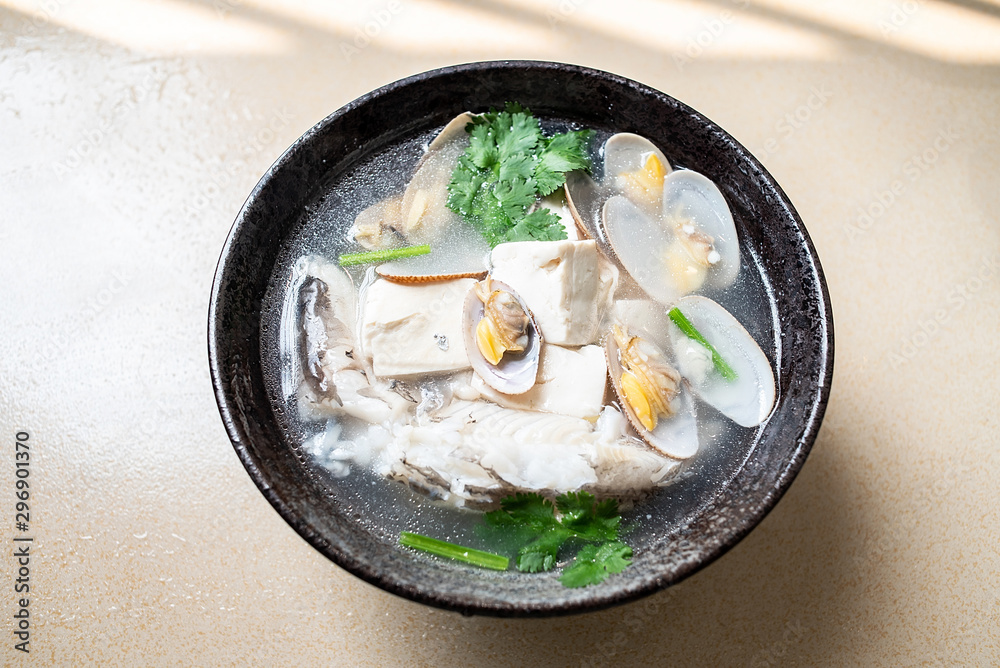 一碗营养美味的海鲜汤水龙头鱼花豆腐汤