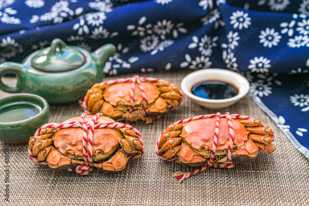 中国重阳节美食，几只蒸螃蟹