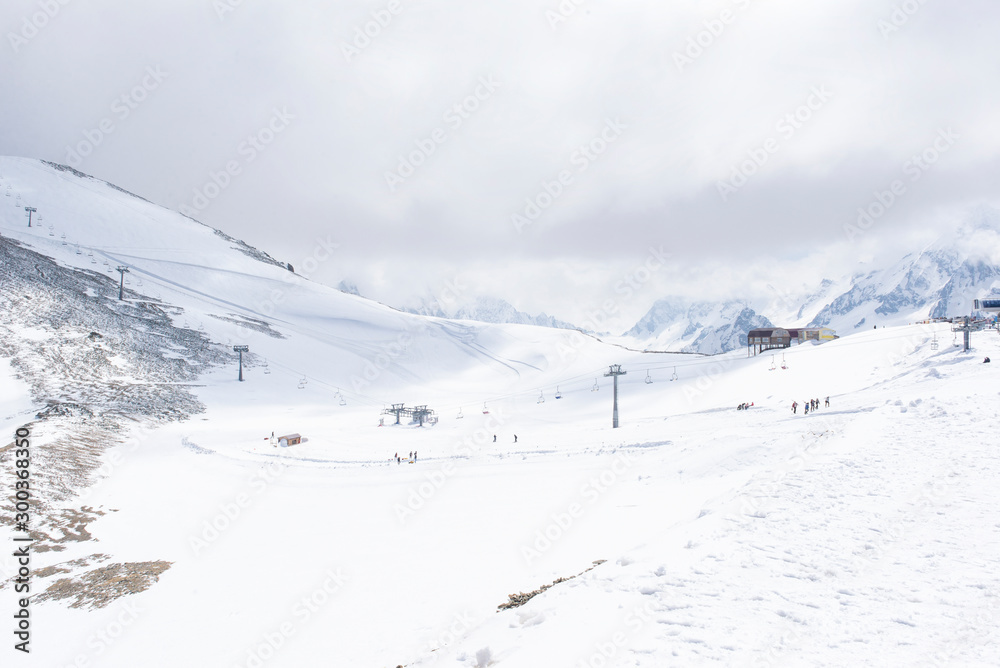 俄罗斯北高加索山脉冬季雪地滑雪场