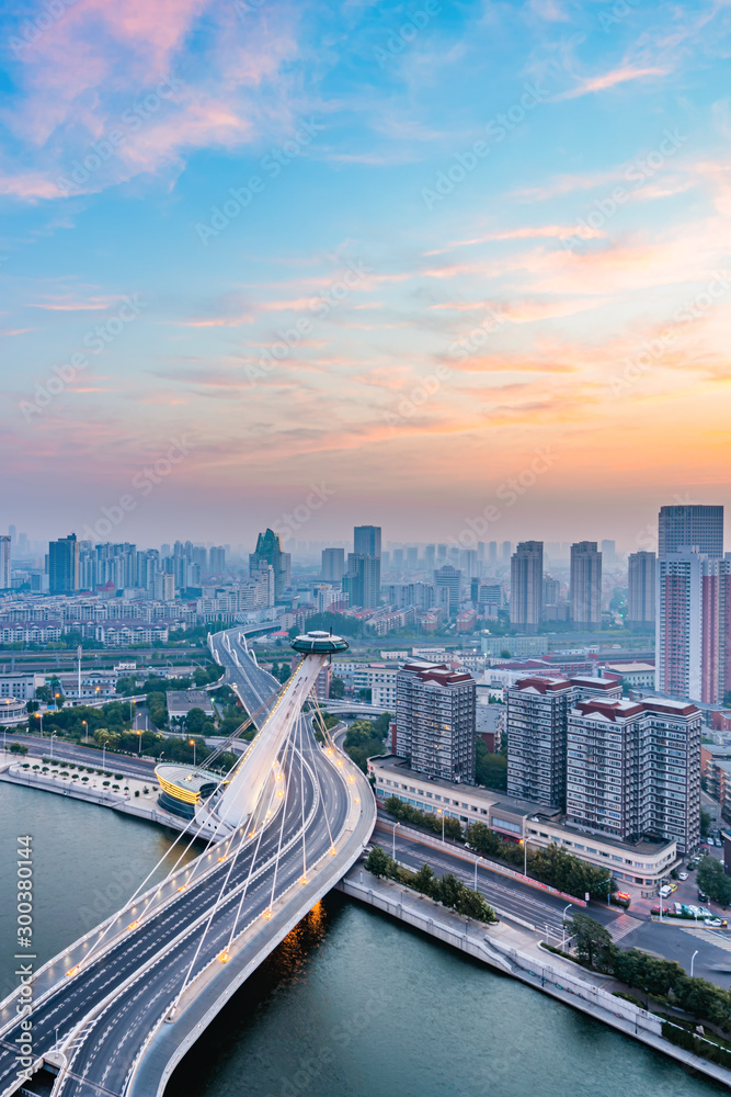 中国天津赤峰大桥清晨城市风光