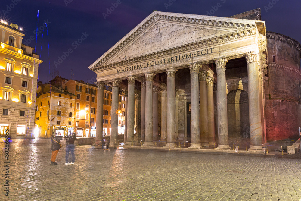 意大利罗马万神殿夜间建筑