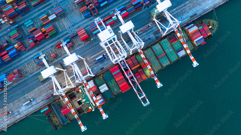 集装箱船运输进出口商业货运集装箱，鸟瞰图续