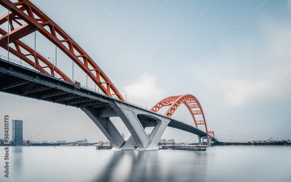 中国广州蓝天悬索铁链桥