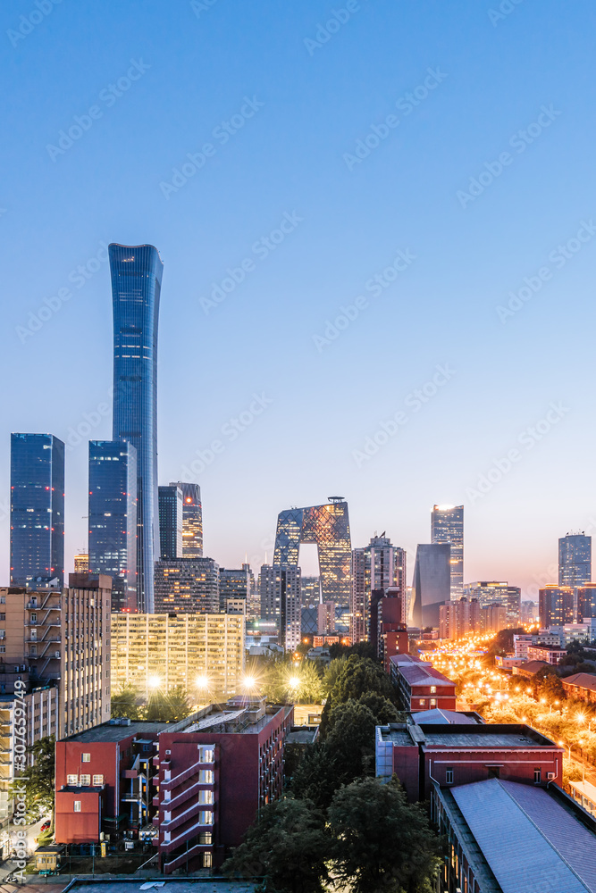 中国北京CBD天际线和摩天大楼的夜景