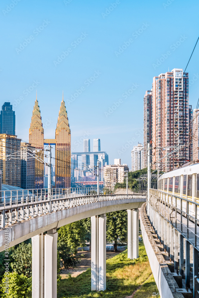 中国重庆轻轨站台及高层建筑