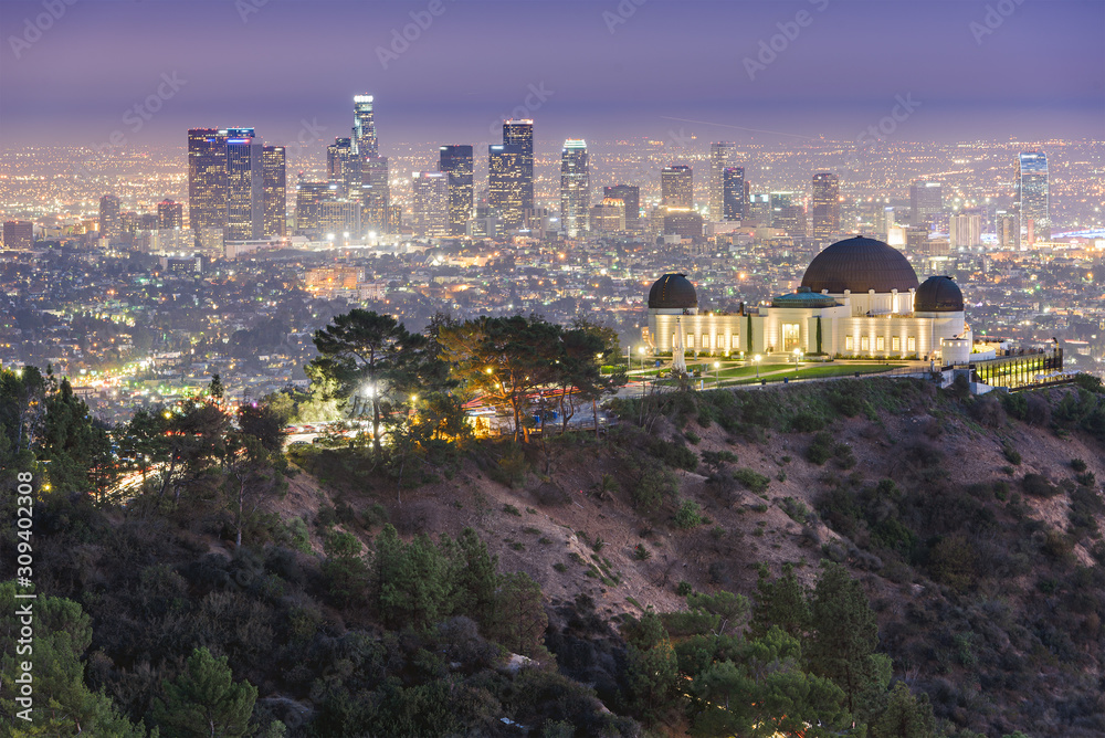 美国加利福尼亚州洛杉矶格里菲斯公园的市中心天际线